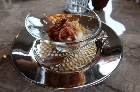 Mont Blanc ice cream with black seven yellow flour and tofu rice flour