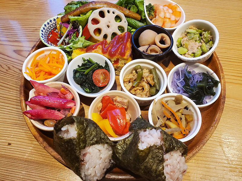 Healthy multigrain rice ball plate (with soup)