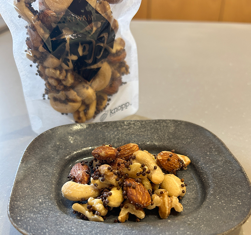 《極》えごま塩ナッツ